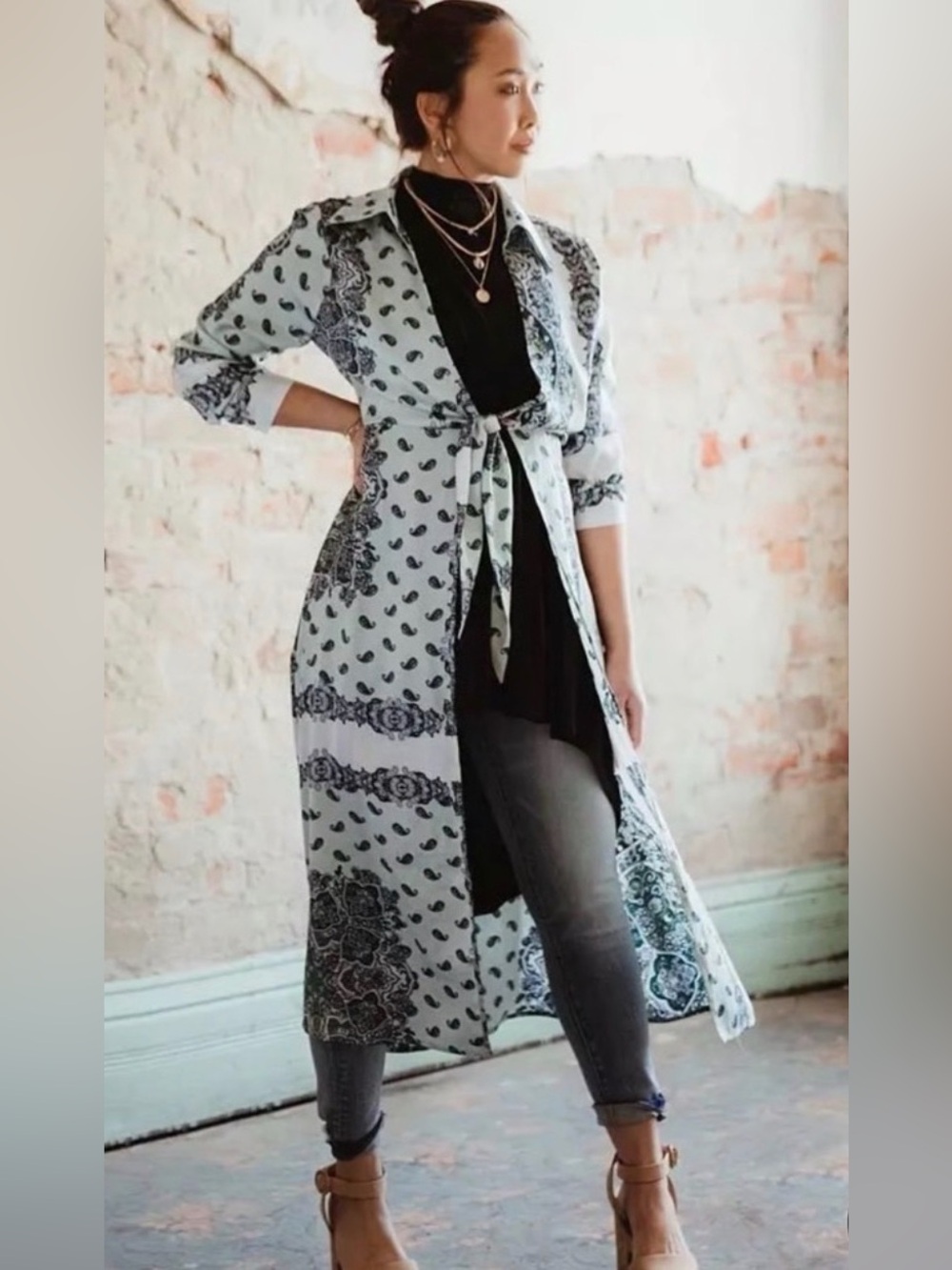 Gimmicks Paisley Tie-Front Duster